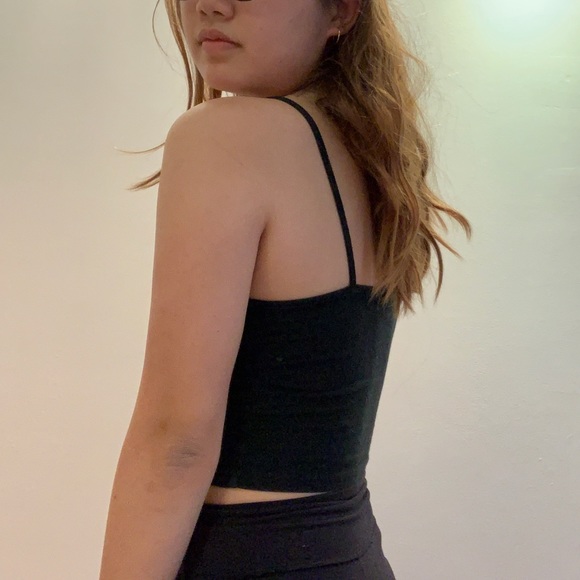 Brandy Melville Black Cropped Tank Top - Picture 2 of 2